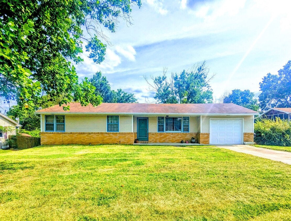 3 bd, 1.5 ba house, N Central location, f... - 3 bd, 1.5 ba house, N  Central location, f...