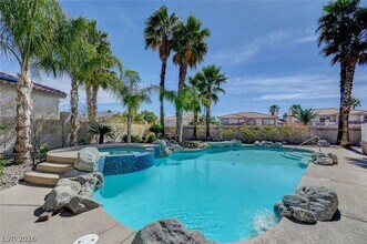 Building Photo - 3800 Beacon Point St