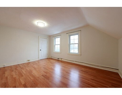 Building Photo - 65 Hobart St