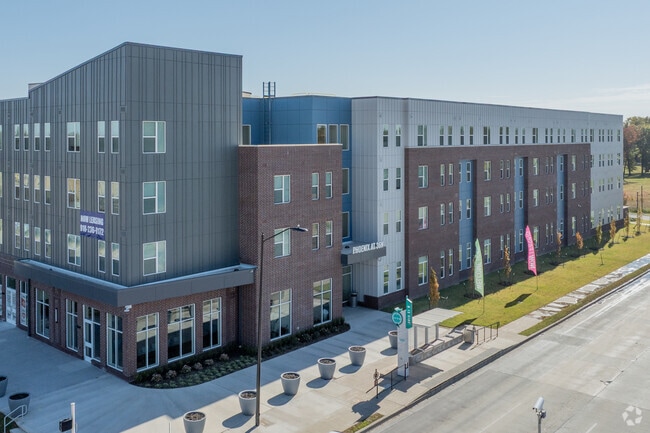 Building Photo - Phoenix@36N