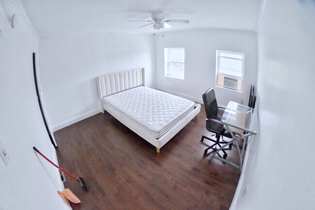Foto del edificio - 3300 Chestnut Ave