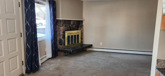 Building Photo - 2200 Paxson Dr