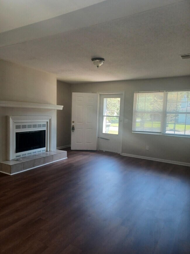 Building Photo - 624 Palmetto Trce