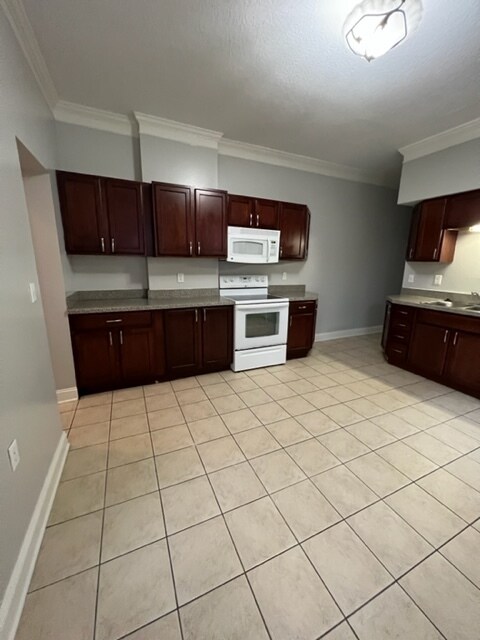 Foto del edificio - 886 E Livingston Ave