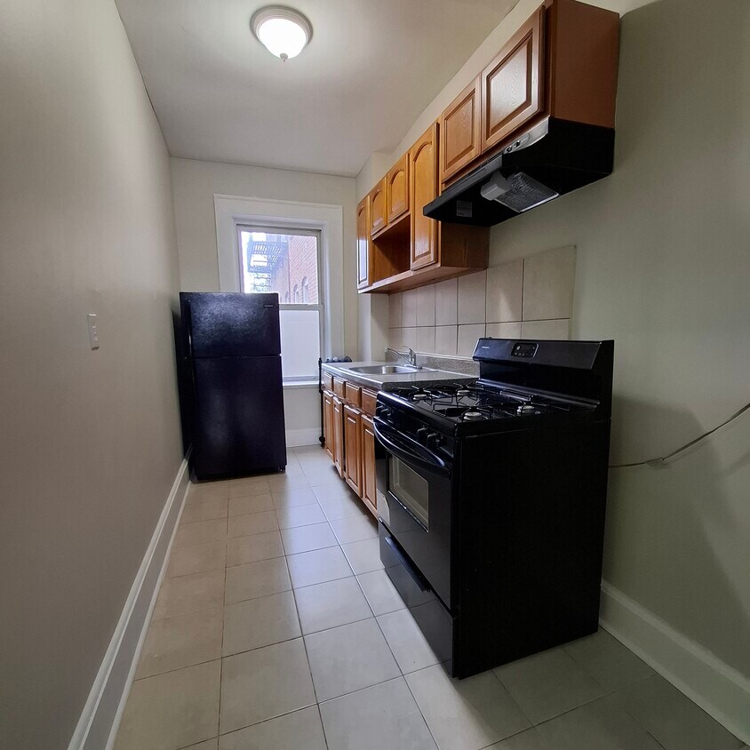 220 Roseville Ave 305 - 219 Roseville Ave