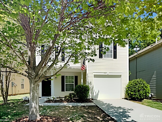 Foto del edificio - 5537 Idlewild Rd N