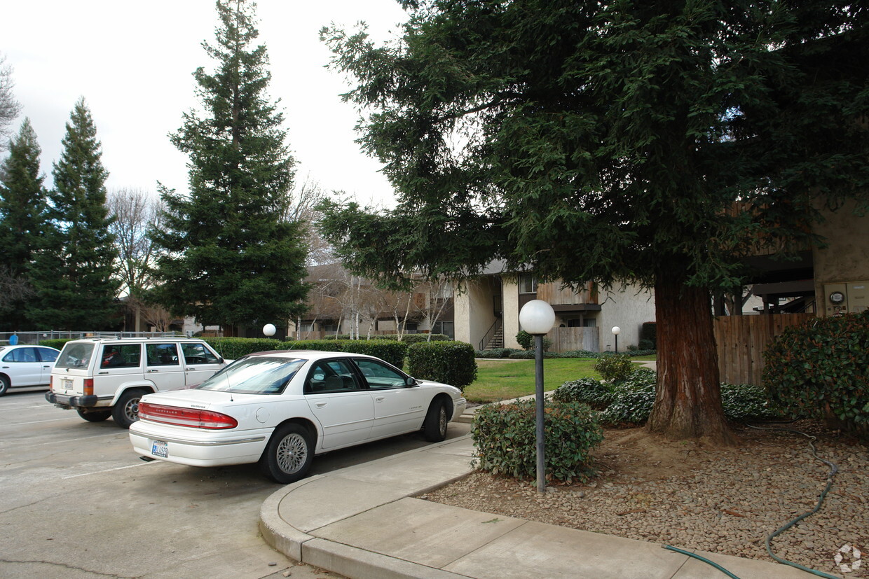 Primary Photo - Glenwood Apartments