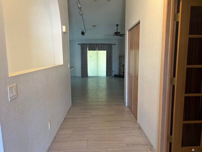 Foto del edificio - 805 W 35th St