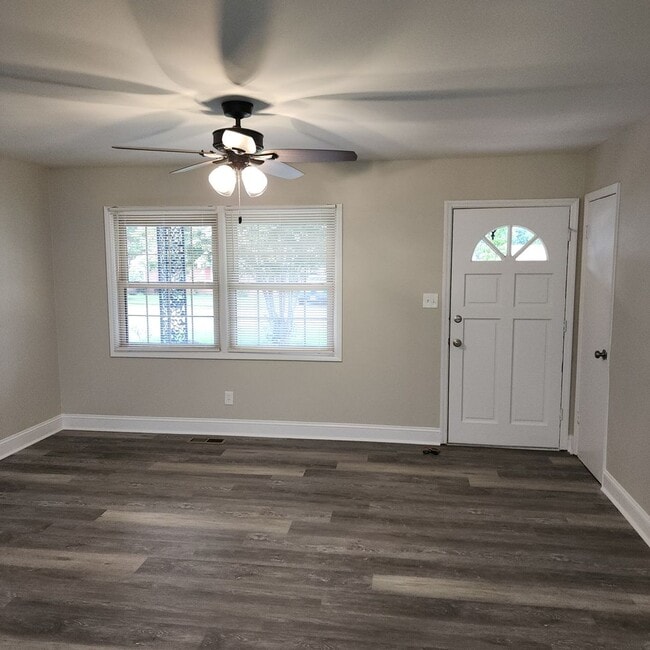Building Photo - Remodeled Brick Ranch FOR RENT in Kernersv...