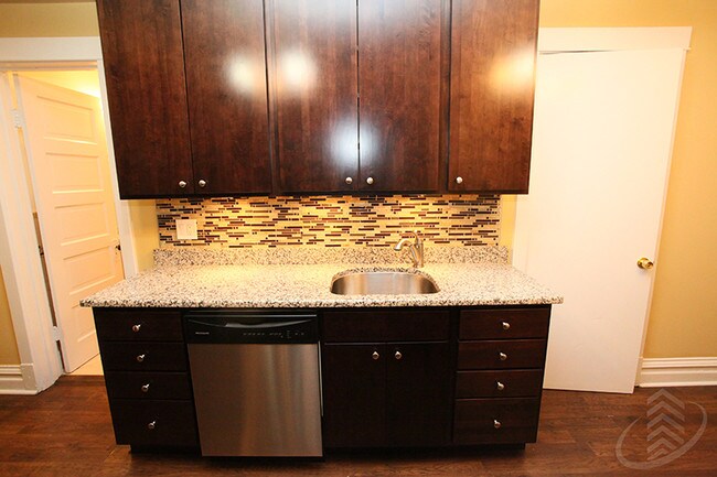 Building Photo - 1324 N Bosworth Ave