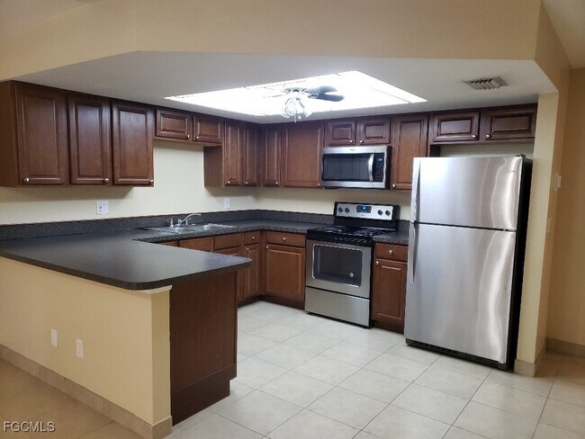 Foto del edificio - 405 SE Van Loon Terrace