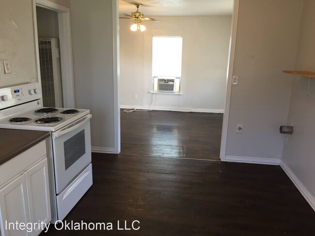 Building Photo - 2 br, 1 bath House - 507 West Rickenbacker...
