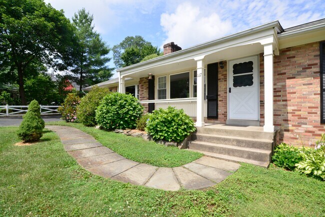 Foto del edificio - 117 Woodberry Rd NE