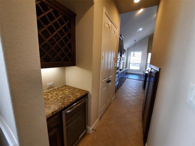 Building Photo - 220 Adventus Ct