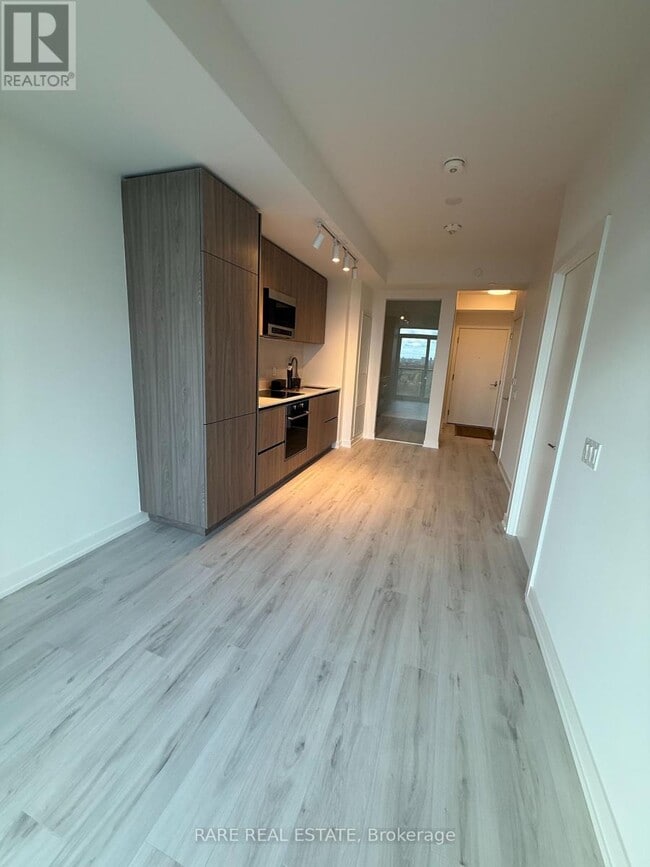 Photo du bâtiment - 110 Broadway Ave