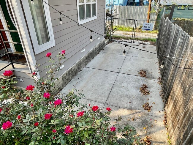 Foto del edificio - 2404 E 11th St