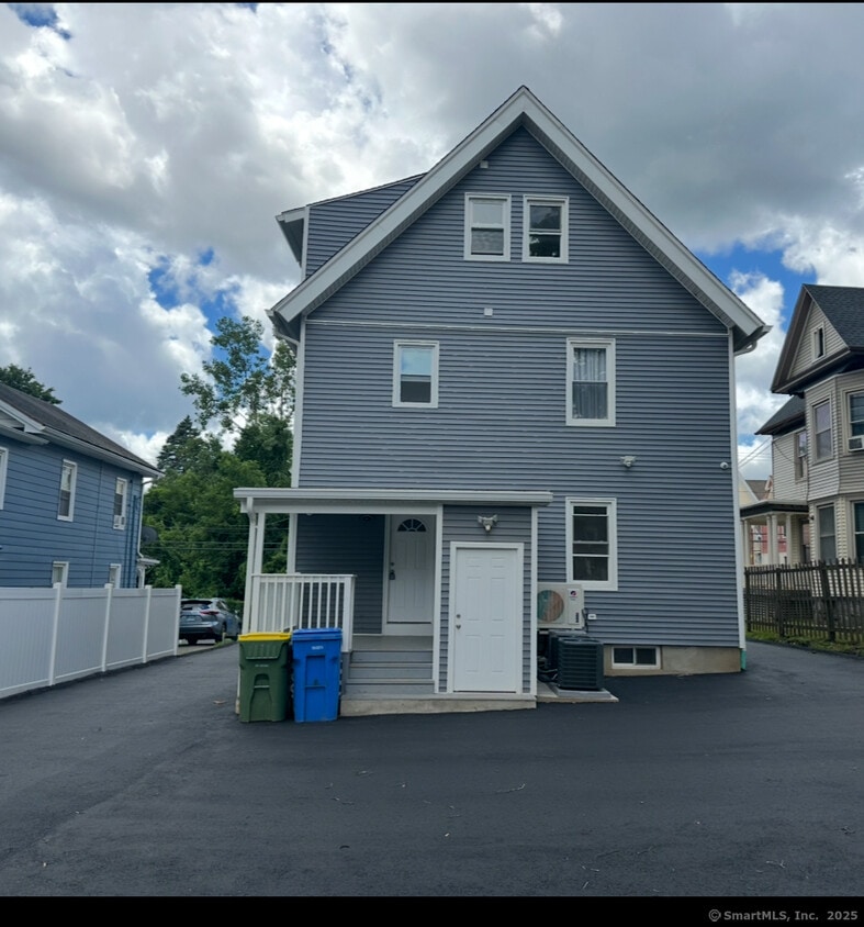 Building Photo - 42 Waterville St