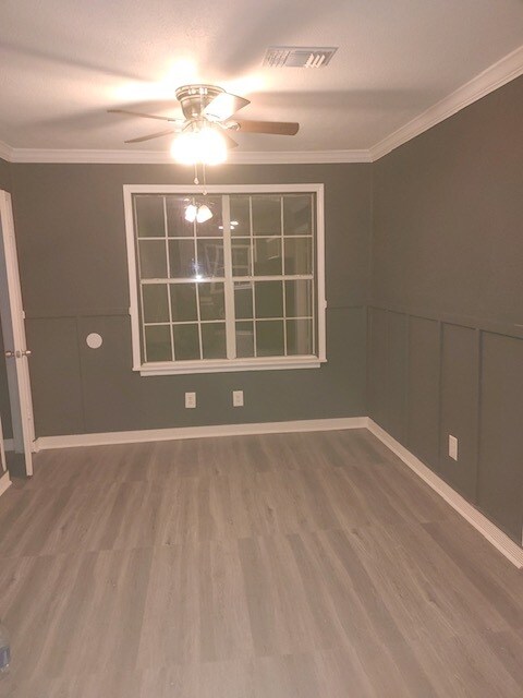 Living Room - 1921 Ruth St