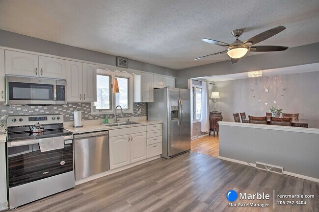 Building Photo - 3 br, 3.5 bath House - 7486 W 130TH St