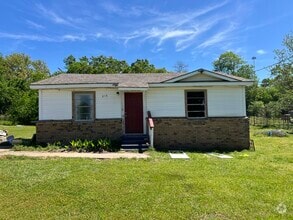 Building Photo - 216 Creekview Ln