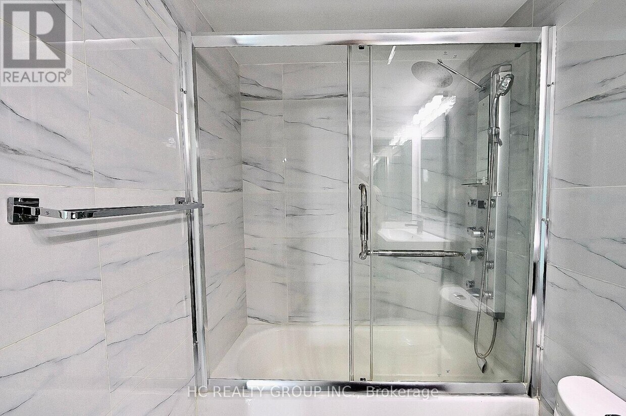 Primary Photo - 15 Greenview Ave