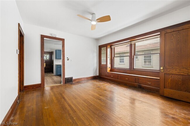 Building Photo - 10612 Bernard Ave