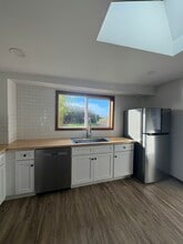 Building Photo - 1466 Janes Rd