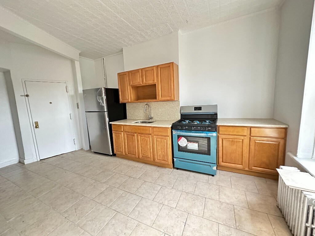 351 Van Brunt St Unit 3F, Brooklyn, NY 11231 Room for Rent in