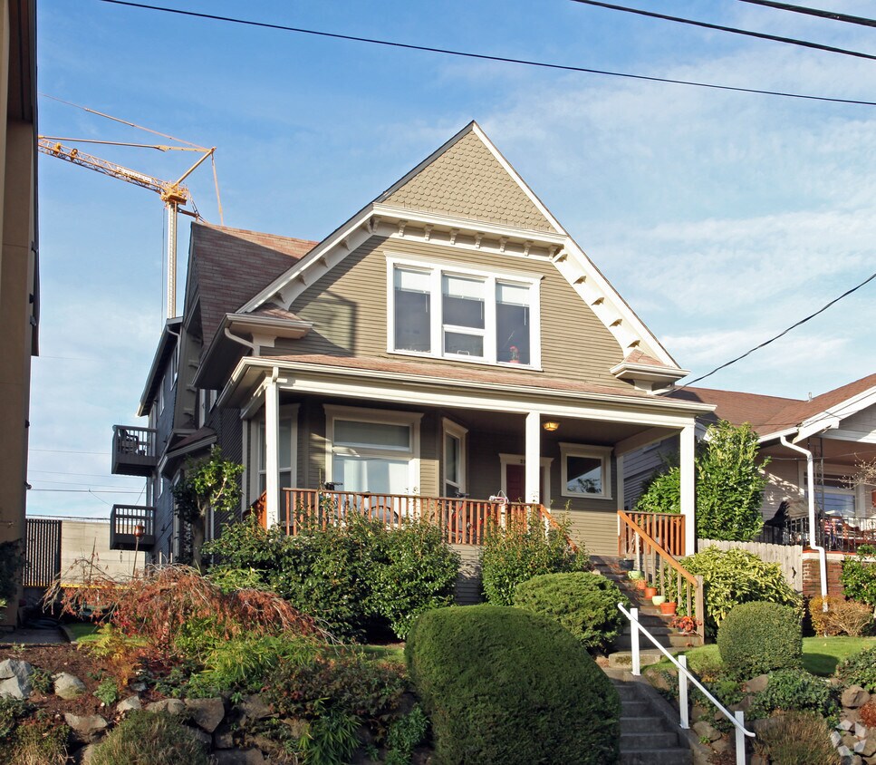 Primary Photo - 3921 Whitman Ave N