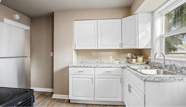 Building Photo - 599 Morris Ave