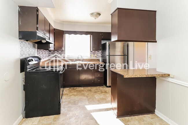 Foto del edificio - 1404 Larchmont Dr