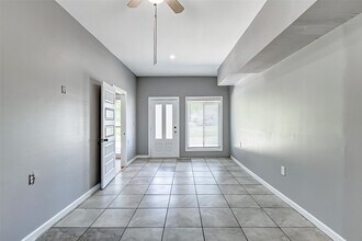 Building Photo - 6223 Lavender St