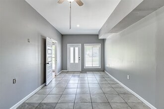 Building Photo - 6223 Lavender St