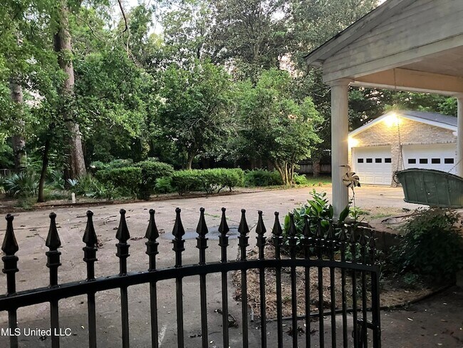 Foto del edificio - 1211 River Rd