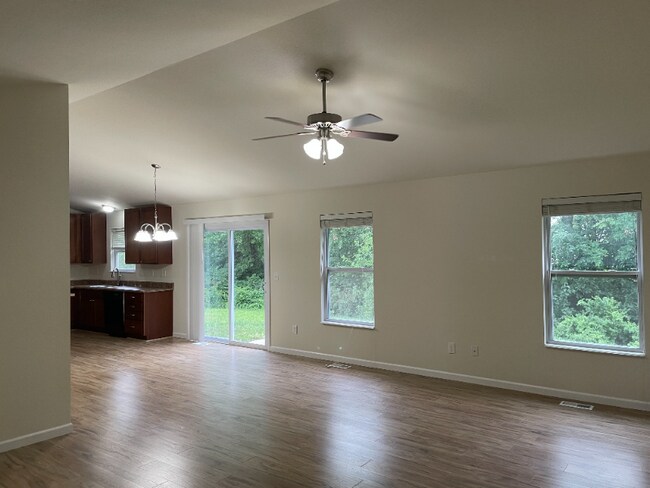 Foto del edificio - 60 Westhampton Ct