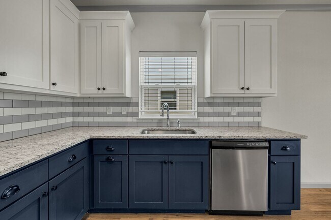 Foto del edificio - P.57 Kode Properties LLC 3507 - 3509