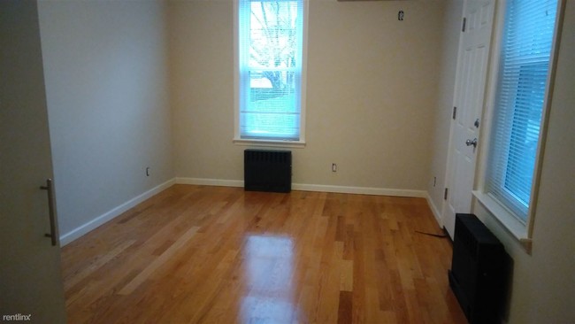 Building Photo - 2 br, 1 bath  - Kaufman Studios