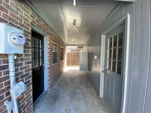 Building Photo - 2313 Roanoke Cir