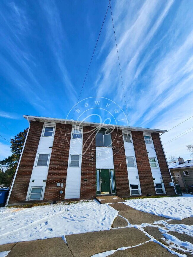 Foto del edificio - Clean & Affordable 2-Bedroom – Move-In Ready – East Toledo