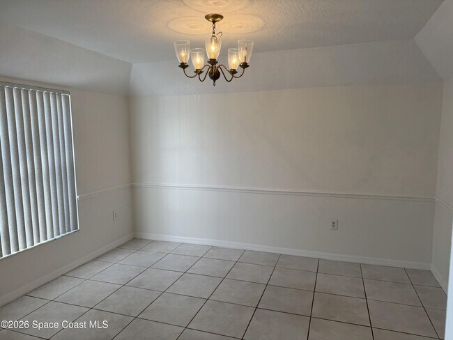 Foto del edificio - 1648 Sweetwood Dr