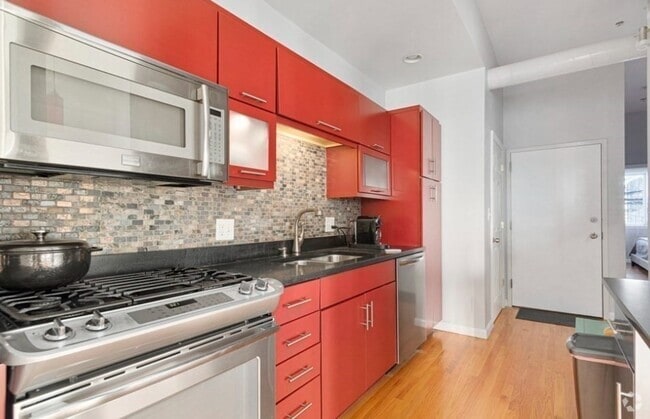 Building Photo - 149 Webster St