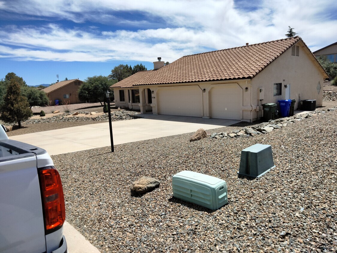 Foto principal - 5750 Columbine Rd