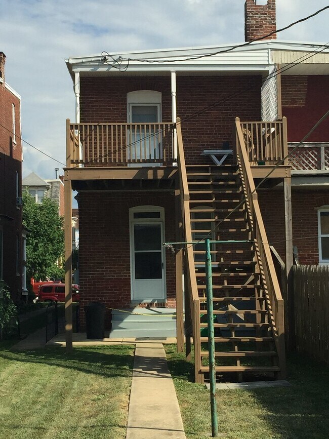 Foto del edificio - 729 MADISON AVENUE