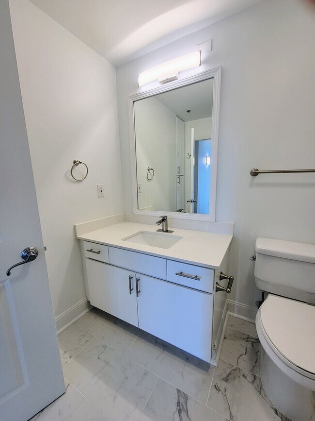 Interior Photo - Encore