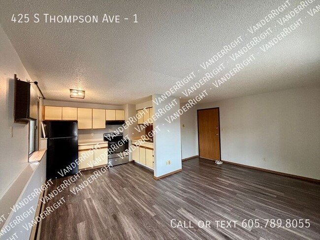 Building Photo - 425 S Thompson Ave
