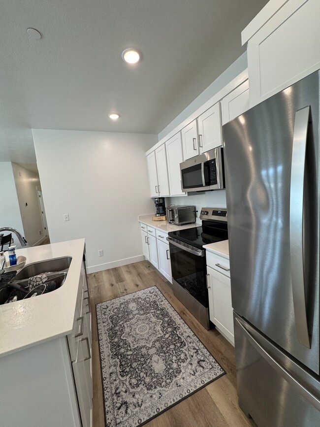 Building Photo - 3120 S 200 W