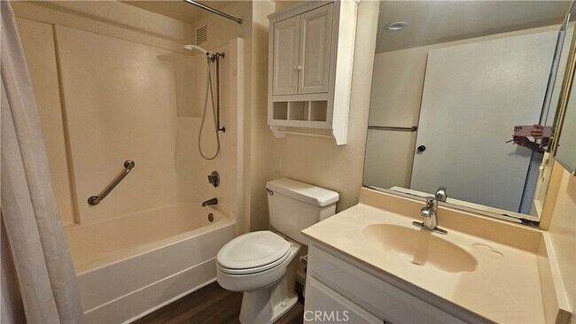 Foto del edificio - 24055 Paseo Del Lago