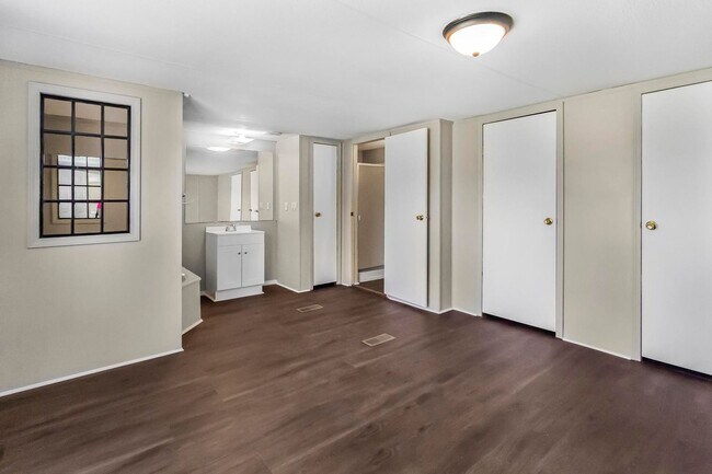 Foto del edificio - 534 SE 650th Rd