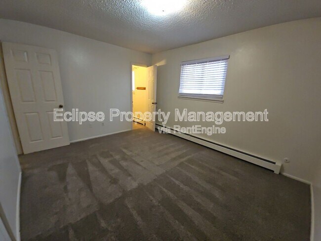 Foto del edificio - 208 Maple Dr