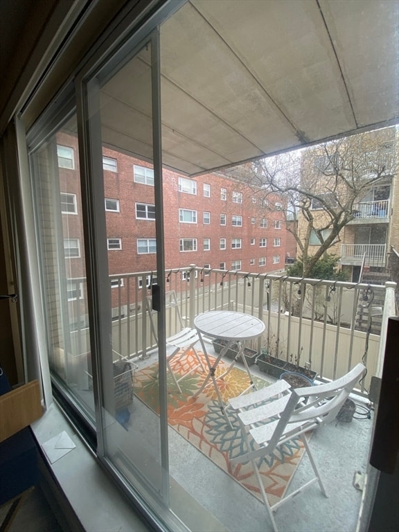 Foto del edificio - 122 Sewall Ave